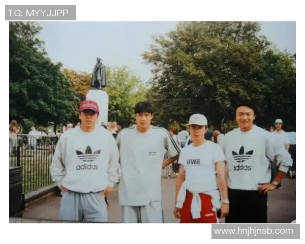 老足球明星重聚精彩瞬间回顾珍贵照片合集