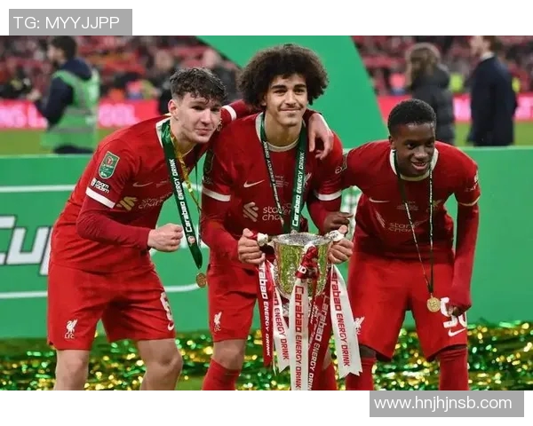 十七岁足球明星崭露头角引发全球关注未来之星的成长之路