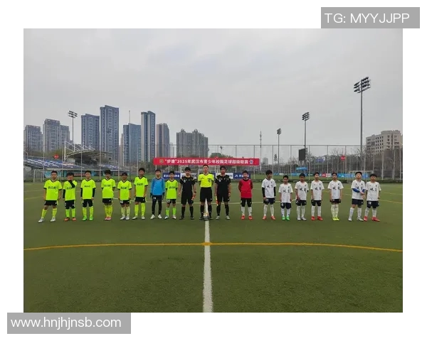 武汉足球队整体压制战术解析与实战应用探讨 武汉足球队整体压制战术解析与实战应用探讨