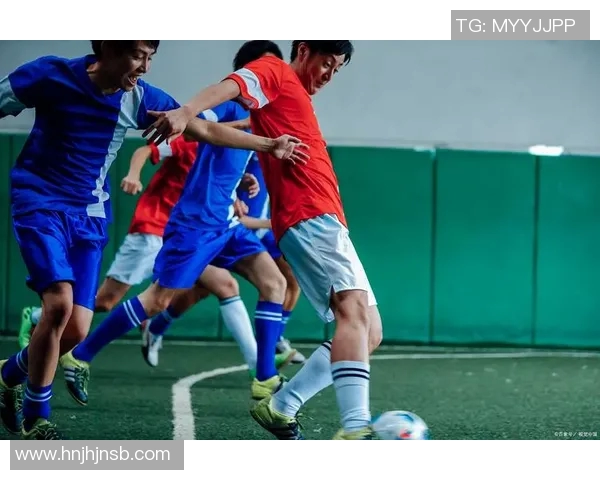 涵养与技术并重足球明星如何在场内外展现风范与责任感