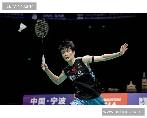 成都羽毛球队在冠军赛中的团队协作展现出色值得赞赏